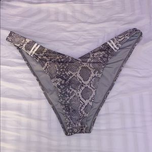 Frankie’s Bikini Reef Bottom